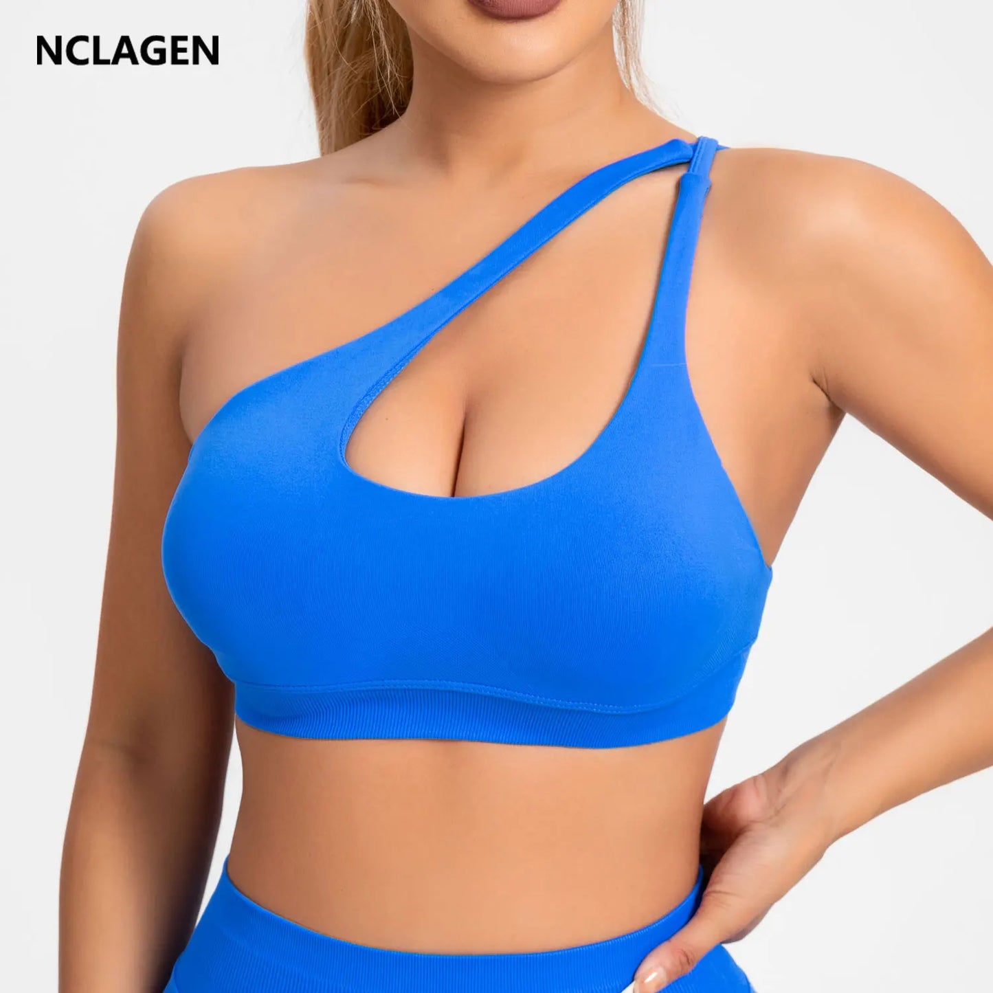 Seamless Asymmetric Halter Backless Sports Bra